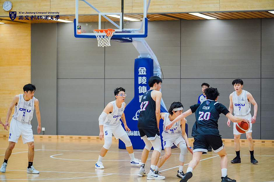 绿帽哥：利物浦高层与斯洛特今日开会，萨拉赫无缘下周欧冠名单